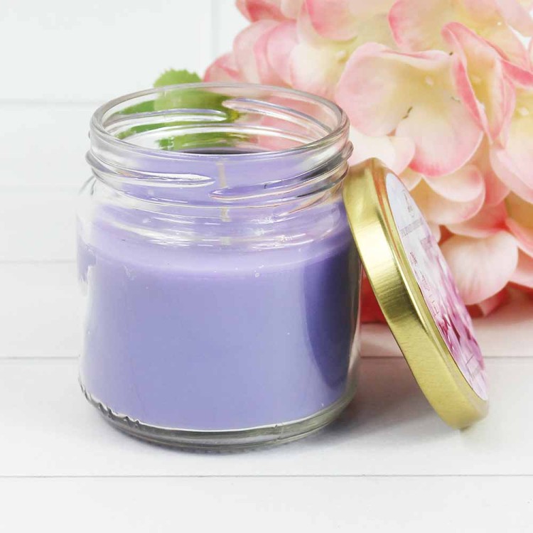 240053КАВР1610 СИРЕНЕВЫЙ ТУМАН Свеча парафиновая в баночке, арома H-75мм D-70мм