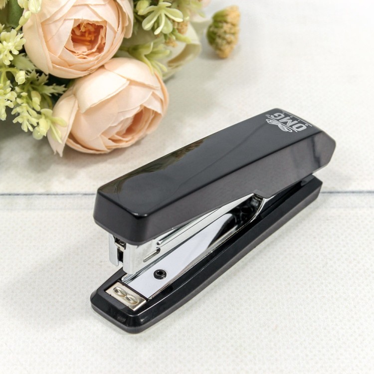 0002014/1 Степлер 11*4,5*2,5 Чёрный 1/24 1/240 0002014/1 Степлер 11*4,5*2,5 Чёрный 1/24 1/240