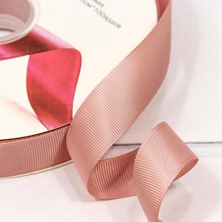 563-25/41 Лента Репсовая 2,5см*100ярд Светлый серо-красный 1/13 1/52 563-25/41 Лента Репсовая 2,5см*100ярд Светлый серо-красный 1/13 1/52