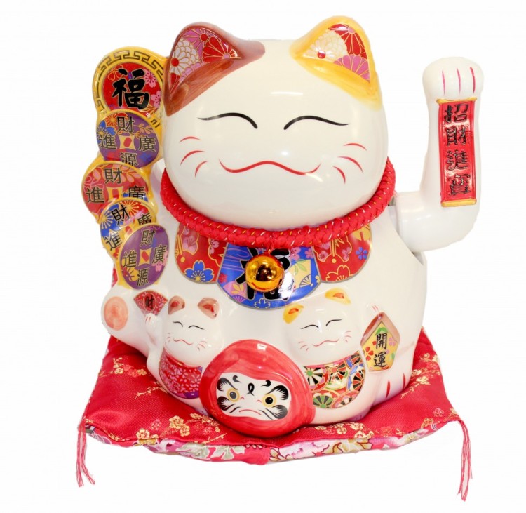 107106 Кот удачи (фарфоровый) 28,5х26,5х24,5 см